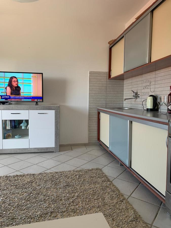 Apartman Ana Zeleni Pojas บาร์ ภายนอก รูปภาพ