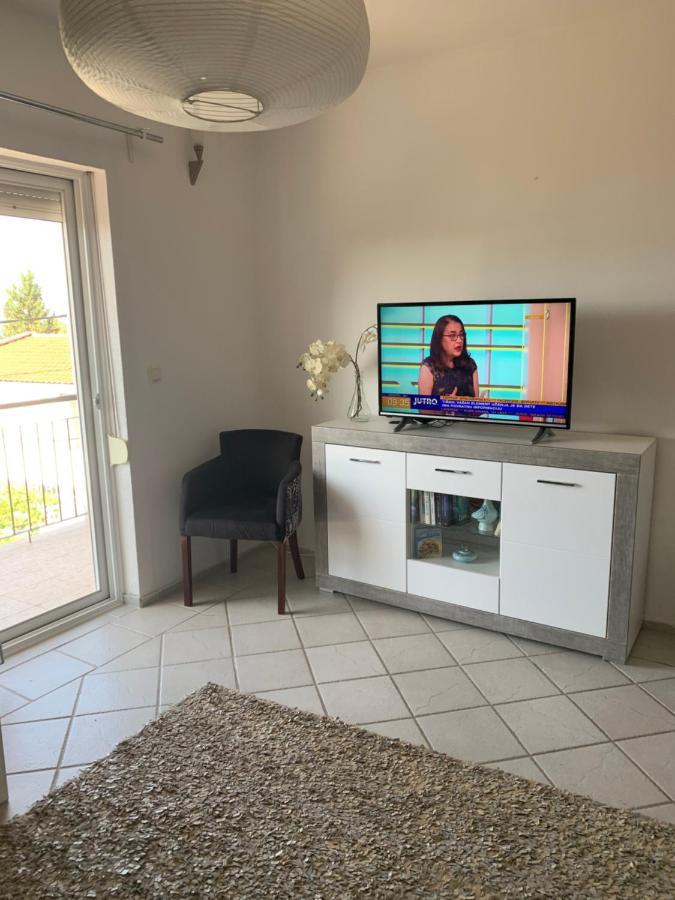 Apartman Ana Zeleni Pojas บาร์ ภายนอก รูปภาพ