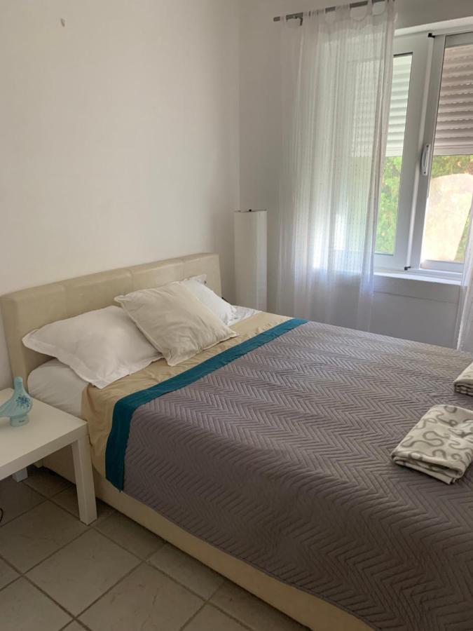 Apartman Ana Zeleni Pojas บาร์ ภายนอก รูปภาพ