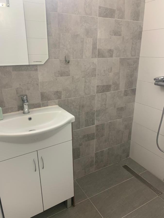 Apartman Ana Zeleni Pojas บาร์ ภายนอก รูปภาพ